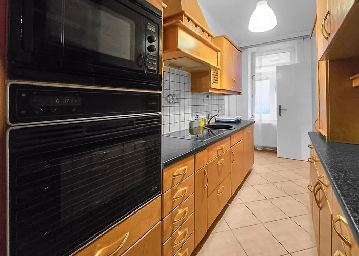 Three-bedroom, Three King-size Bed Retreat Appartamento *