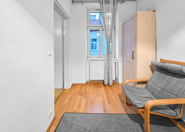 Three-bedroom, Three King-size Bed Retreat
